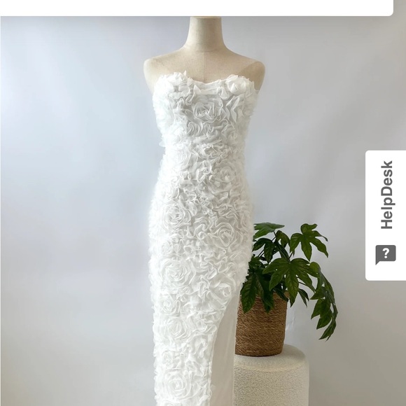 Strapless Floral Dress in Peach Kameli Boutique - Picture 6 of 11